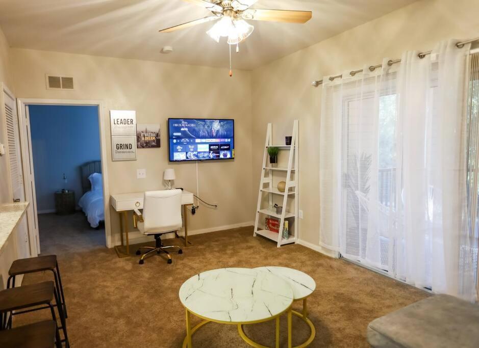 Lux 2Bd 2Ba Minutes From The Water Apartment Pensacola Luaran gambar