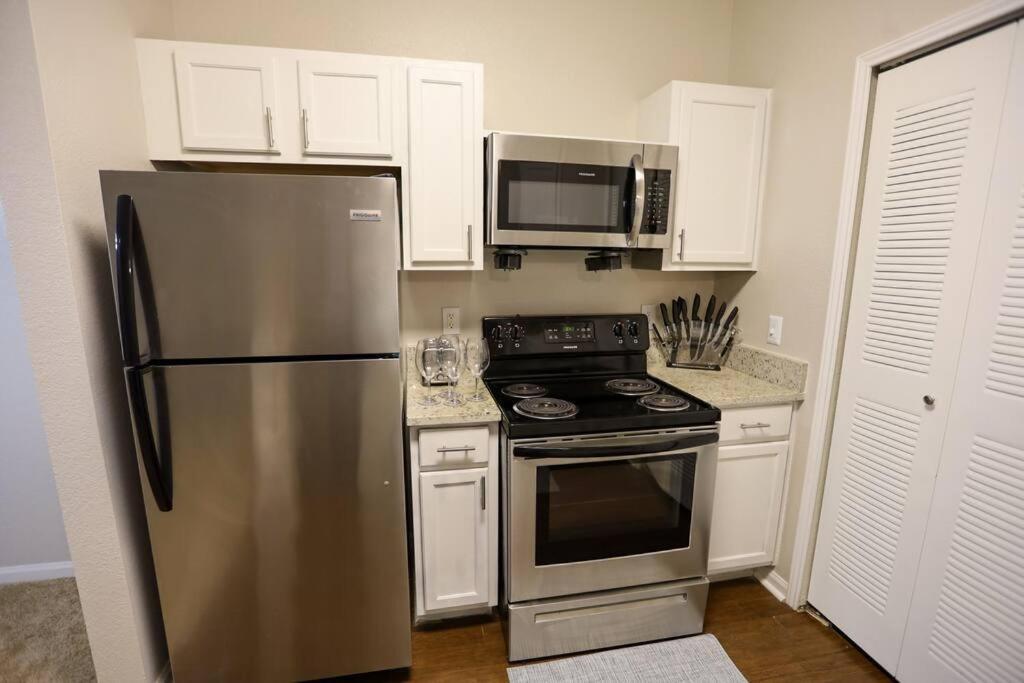 Lux 2Bd 2Ba Minutes From The Water Apartment Pensacola Luaran gambar