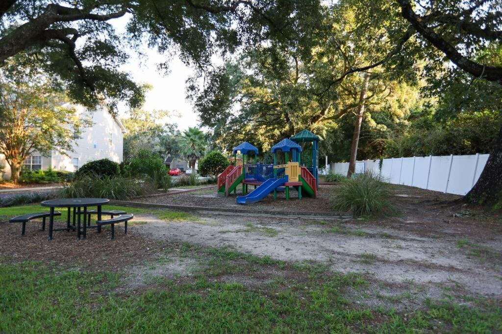 Lux 2Bd 2Ba Minutes From The Water Apartment Pensacola Luaran gambar